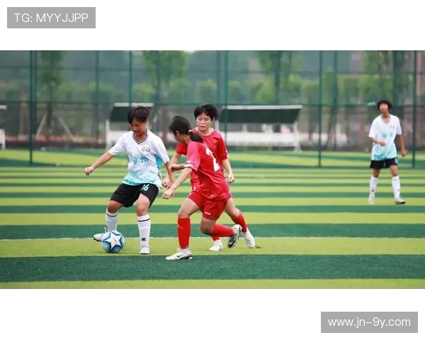 定南足球走向世界打造国际交流新格局助力体育文化全面发展