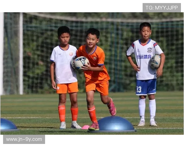 泰山老师足球俱乐部：培养青少年足球人才，推动地方体育文化发展