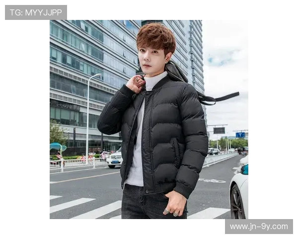 冬季保暖足球运动风男士棉服外套时尚舒适实用耐穿穿搭推荐潮范款