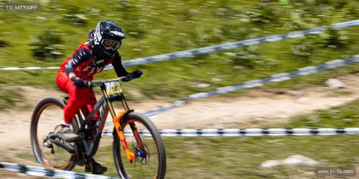 🎁 周边好物，解锁你的运动 DNA！